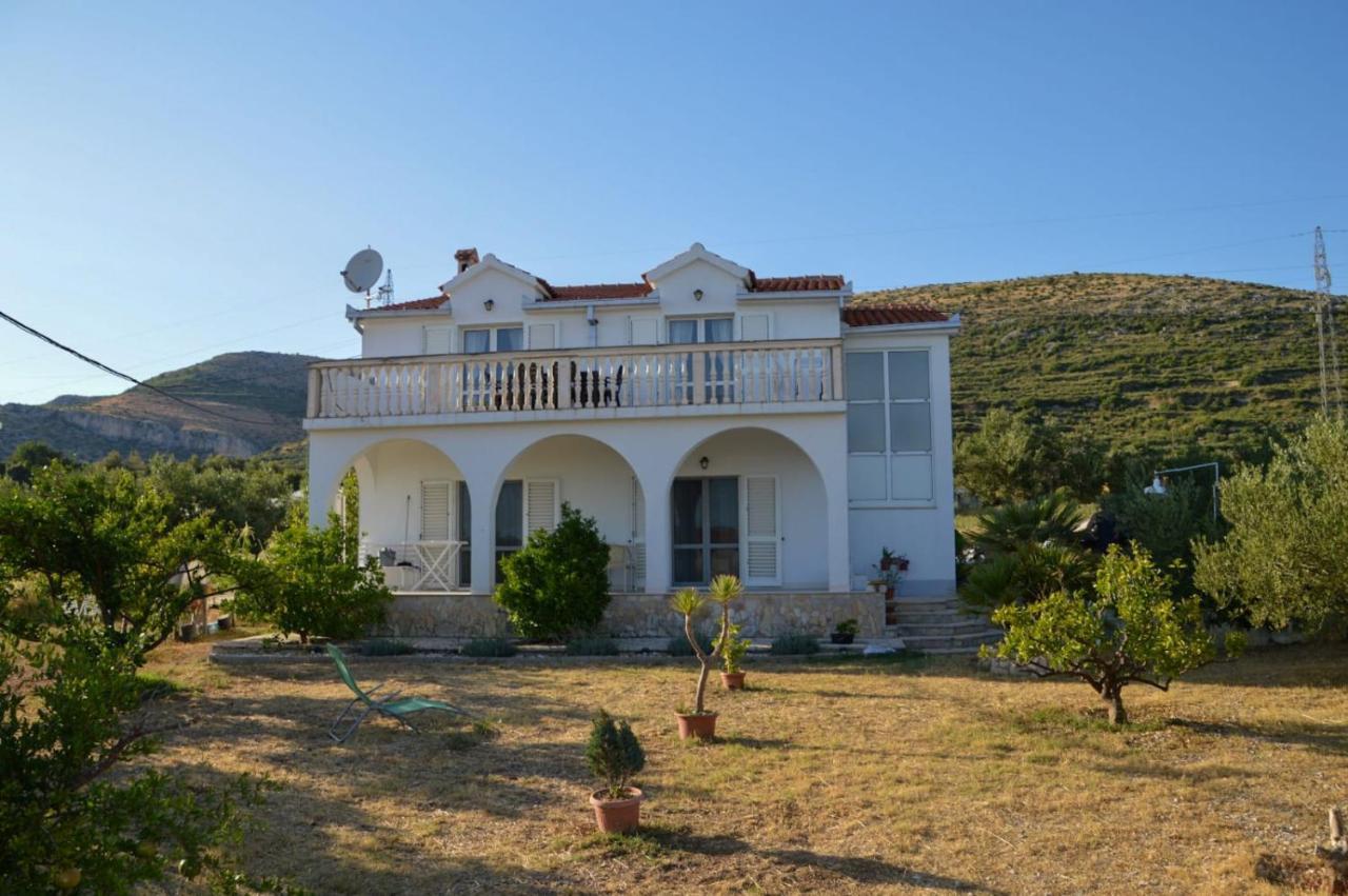 Apartment Blanka With A Beautiful View Of Trogir Eksteriør billede