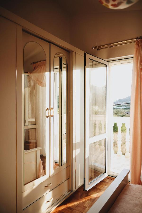 Apartment Blanka With A Beautiful View Of Trogir Eksteriør billede
