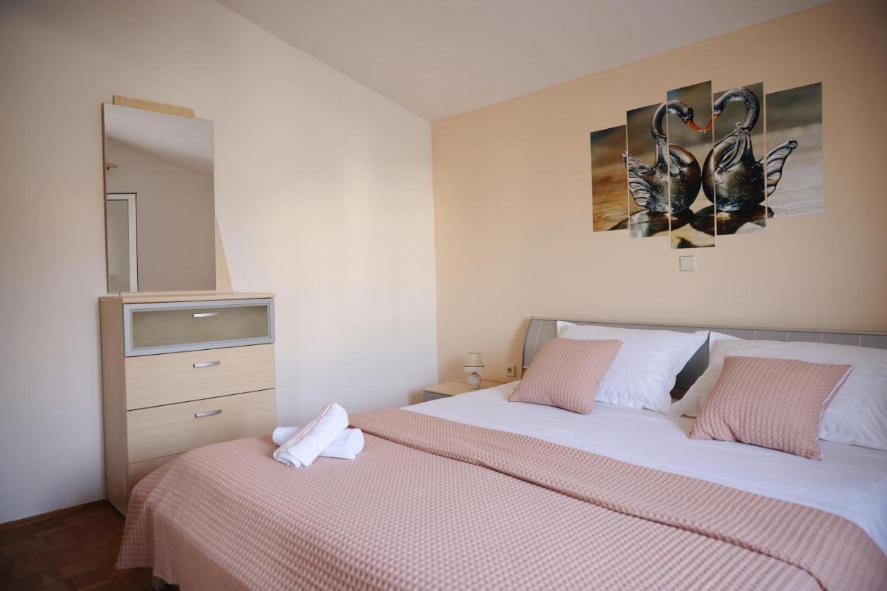 Apartment Blanka With A Beautiful View Of Trogir Eksteriør billede