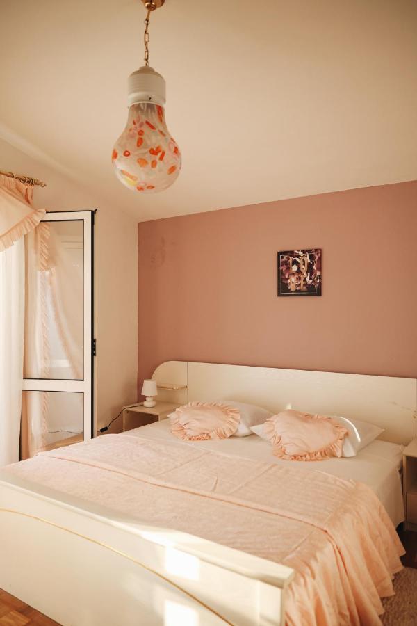 Apartment Blanka With A Beautiful View Of Trogir Eksteriør billede
