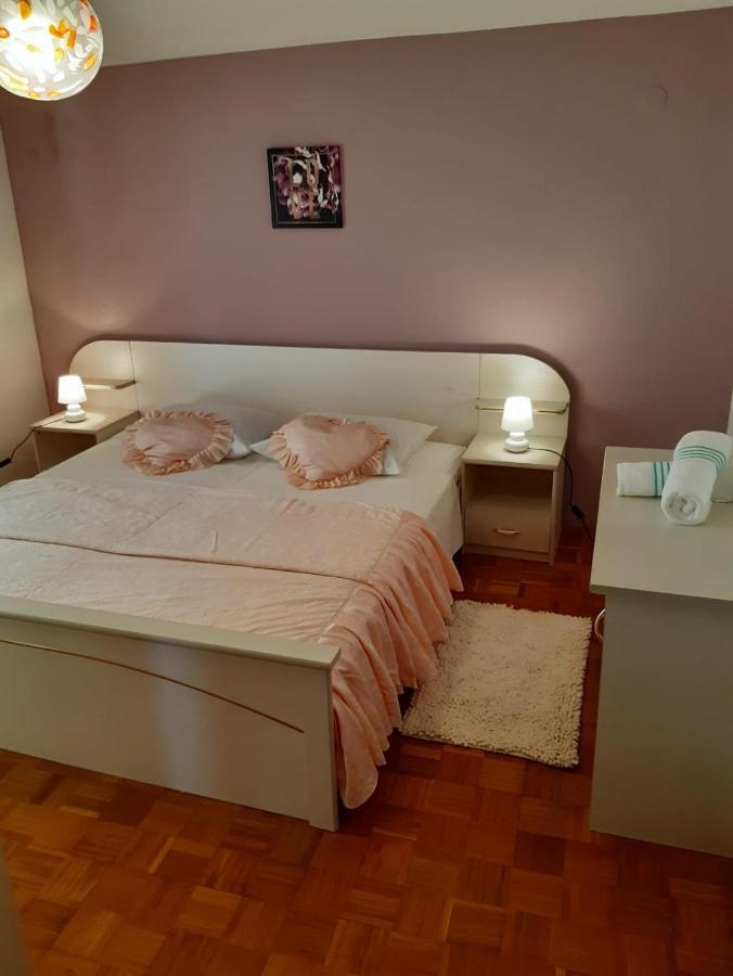 Apartment Blanka With A Beautiful View Of Trogir Eksteriør billede