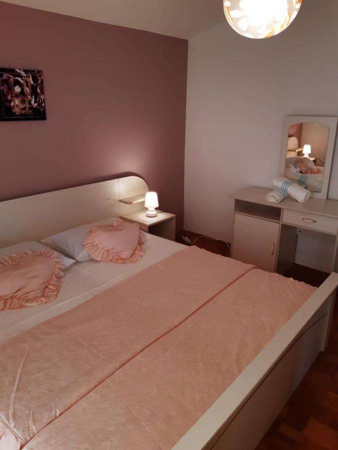 Apartment Blanka With A Beautiful View Of Trogir Eksteriør billede