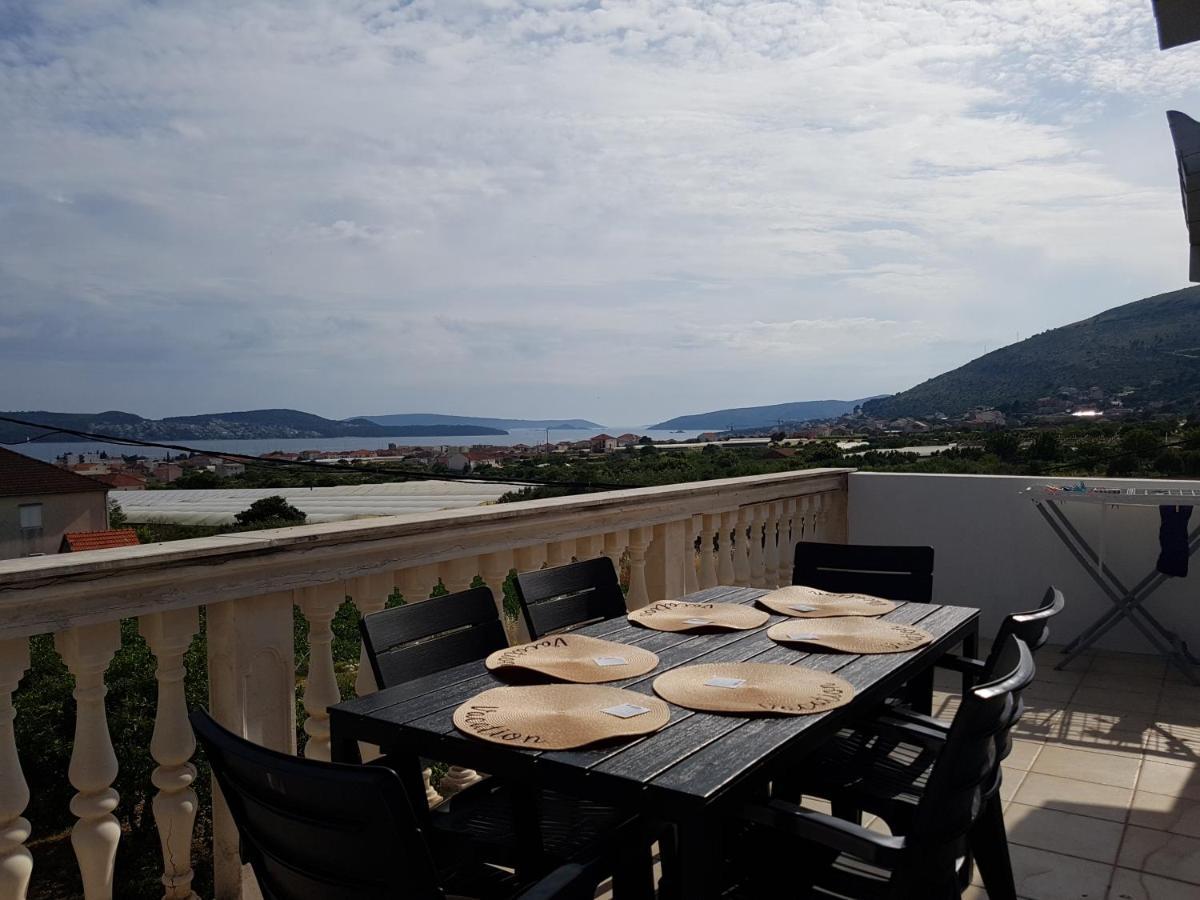 Apartment Blanka With A Beautiful View Of Trogir Eksteriør billede